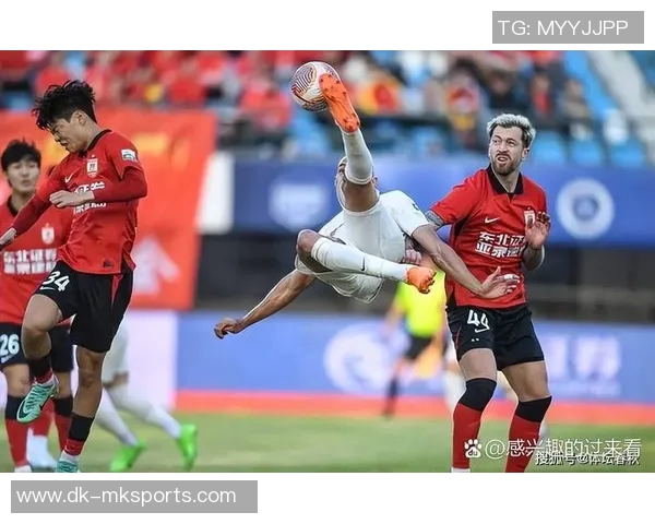 球星炫技盘带突破展现足球过人艺术与速度力量结合魅力